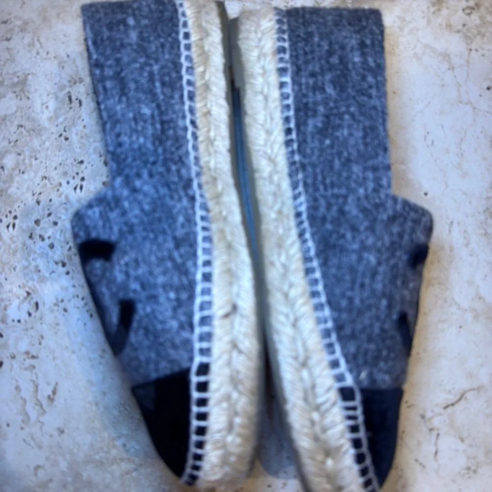 CHANEL Grey Tweed & Velvet CC Espadrille EU 39 true fits US 8-8.5 Full Set